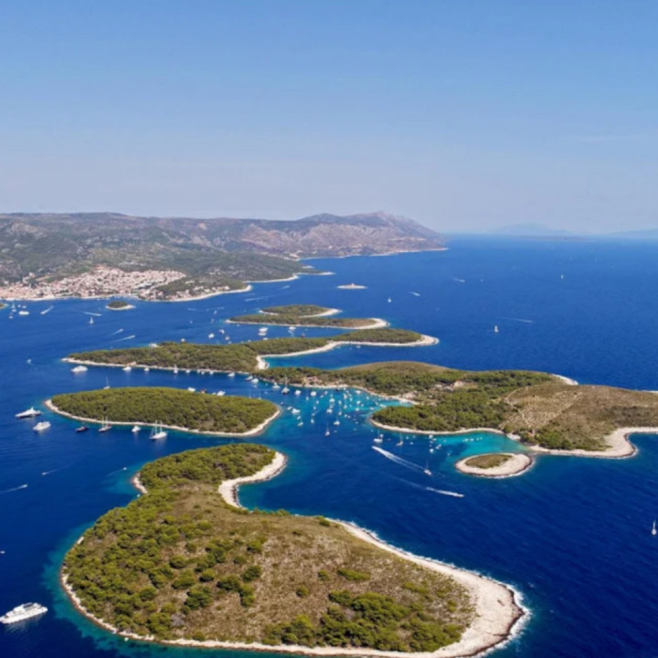 Yacht for charter Croatia - Pakleni Islands